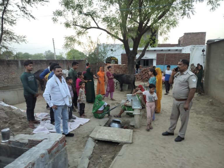 मथुरा: बोरवेल में गिरने से 3 साल के बच्चे की मौत