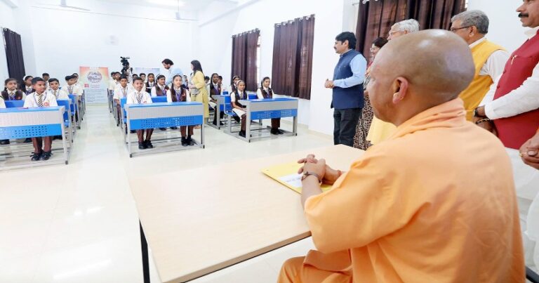 उत्तर प्रदेश में दिव्यांग और सामान्य बच्चे अब एक ही स्कूल में पढ़ेंगे, योगी सरकार ने उठाया बड़ा कदम
