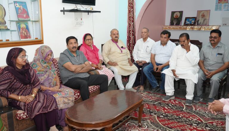 ऊना: ऑपरेशन सिंदूर में घायल जवानों के परिजनों से मिले उप मुख्यमंत्री, दी हिम्मत और समर्थन का भरोसा