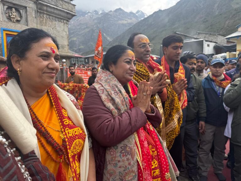 दिल्ली की मुख्यमंत्री रेखा गुप्ता ने किए केदारनाथ धाम के दर्शन, व्यवस्थाओं की सराहना