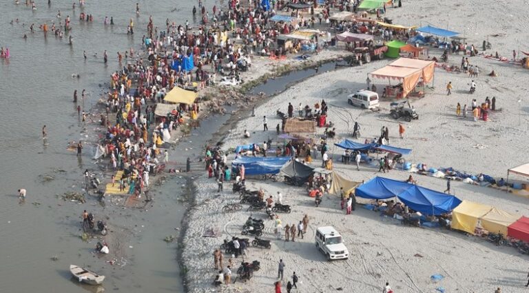 कन्नौज में गंगा दशहरा धूमधाम से मनाया गया, गंगा स्नान और भव्य आरती में उमड़ा श्रद्धालुओं का सैलाब