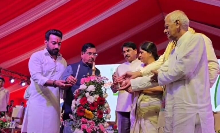 भारत में लगभग 26 करोड़ लोग गरीबी रेखा से बाहर निकले: केंद्रीय मंत्री प्रल्हाद जोशी