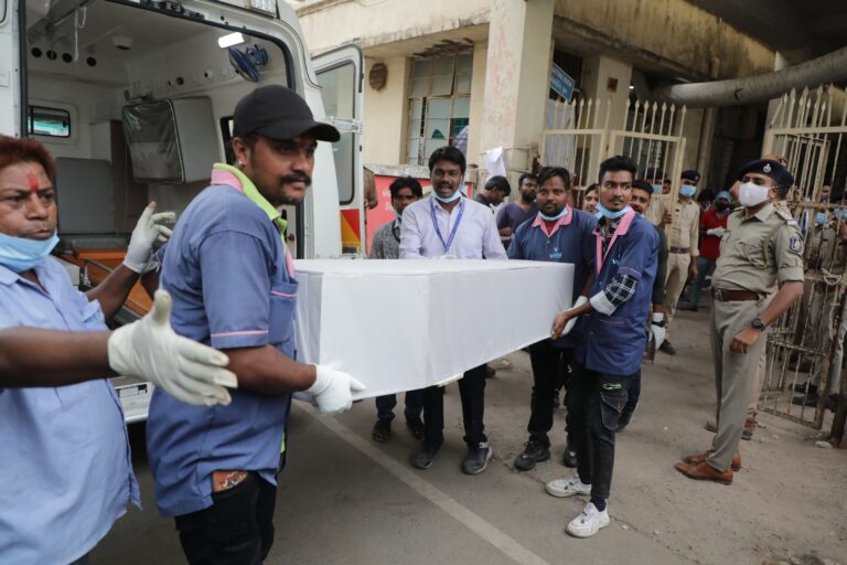 अहमदाबाद विमान दुर्घटना में 208 लोगों के DNA मिले, 173 शव परिवारों को सौंपे गए