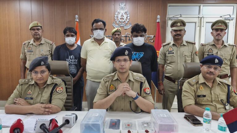 नोएडा में शातिर ठगों को पुलिस ने किया गिरफ्तार, 03 लग्जरी गाड़ियां और 05 लाख रुपये बरामद