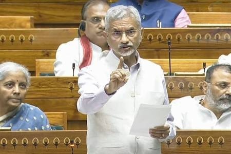 ऑपरेशन सिंदूर पर जयशंकर का बयान: मोदी-ट्रंप कॉल का दावा गलत, भारत ने बिना दबाव के की कार्रवाई