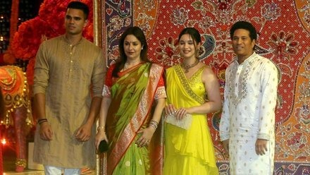 अर्जुन तेंदुलकर की सगाई, जानें कौन हैं उनकी होने वाली दुल्हन सानिया चंडोक