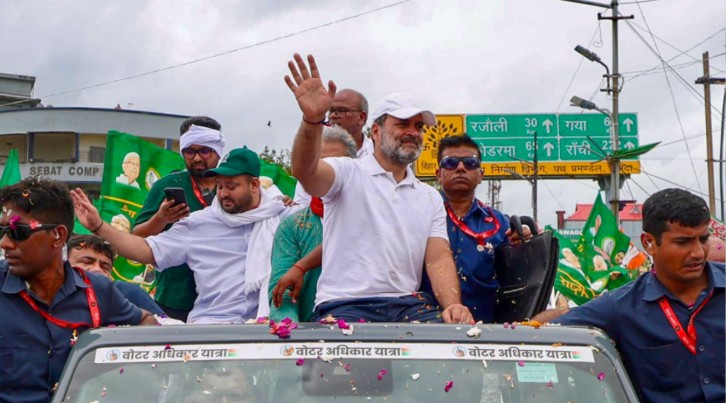 नवादा में राहुल गांधी की गाड़ी से पुलिसकर्मी घायल, चालक पर एफआईआर दर्ज