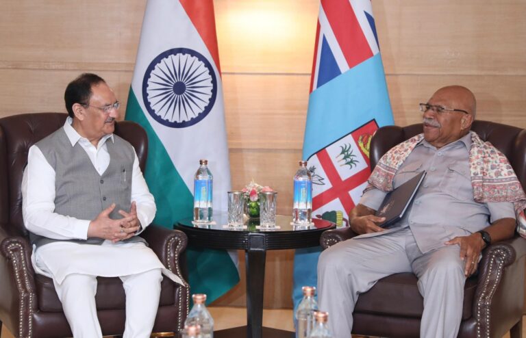 नई दिल्ली में फिजी PM राबुका और जे.पी. नड्डा की मुलाकात, स्वास्थ्य व पार्टी संबंधों पर चर्चा
