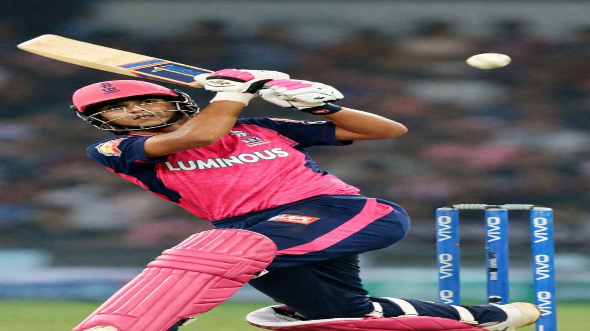 गुवाहाटी में खेले गए मैच में वैभव सूर्यवंशी आक्रामक शॉट खेलते हुए नजर आ रहे हैं, जहां उन्होंने तूफानी पारी खेली।