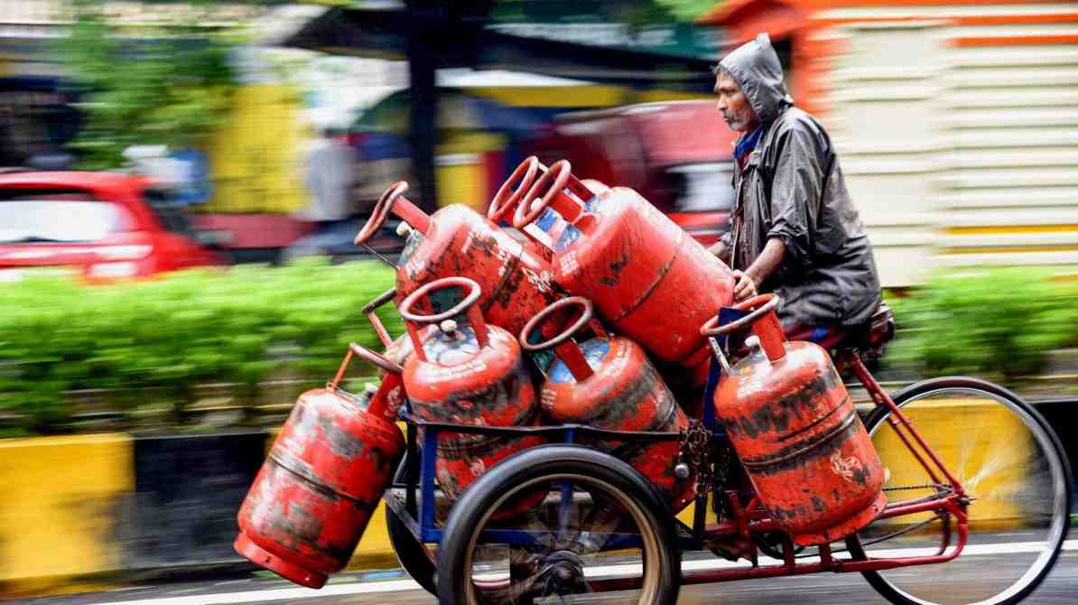 LPG Cylinder Price Today भारत में घरेलू गैस सिलेंडर की ताजा कीमत